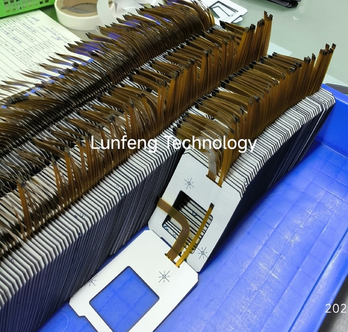 Tin tức công ty mới nhất về Quá trình lắp ráp bộ chuyển đổi màng mạch in linh hoạt (FPC) tại Lunfeng