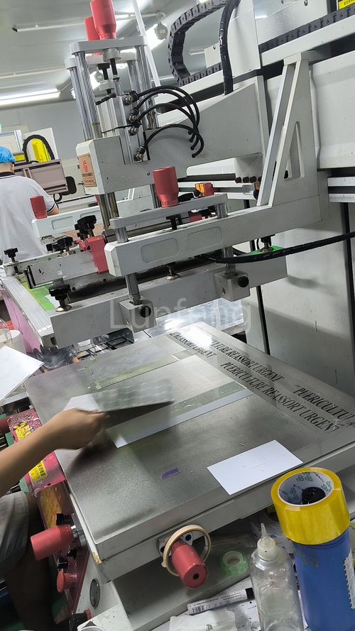 Blog công ty mới nhất về Tại sao các công tắc màng trở thành giải pháp HMI ưa thích cho các thiết bị hiện đại